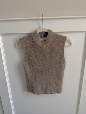 EUC Old Navy Fuzzy mock neck tank Taupe